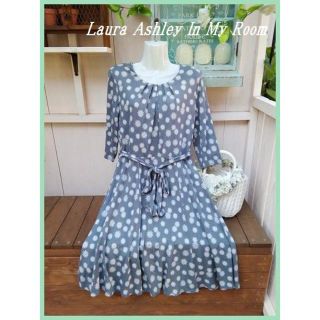 ローラアシュレイ(LAURA ASHLEY)の【英国輸入】ローラアシュレイ　グレイ＆スノーフレーク柄ジャージUK12(その他)