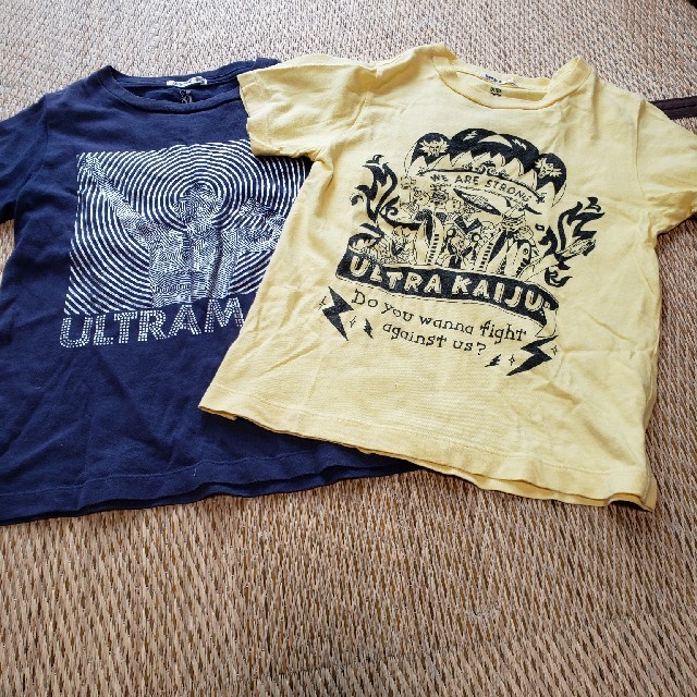 GU(ジーユー)のGUウルトラマンTシャツ110size二枚 キッズ/ベビー/マタニティのキッズ服男の子用(90cm~)(Tシャツ/カットソー)の商品写真