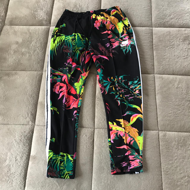 NIKE - 即完売 NSW ナイキ フローラル ジャージパンツ Lの通販 by