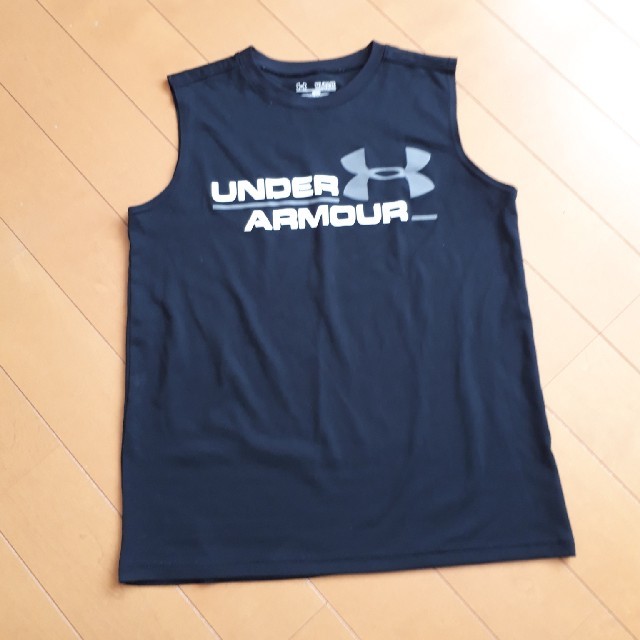 UNDER ARMOUR(アンダーアーマー)の160㎝　UNDER　ARMOUR　ノースリーブシャツ キッズ/ベビー/マタニティのキッズ服男の子用(90cm~)(Tシャツ/カットソー)の商品写真