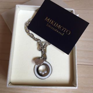 ミキモト(MIKIMOTO)のミキモト MIKIMOTO パール入りキーホルダー ✳︎ ホワイトシェル(キーホルダー)