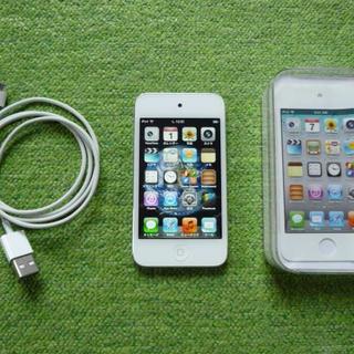 アップル(Apple)のApple iPod touch　第4世代　ホワイト　8GB(ポータブルプレーヤー)