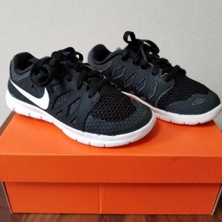 ナイキ(NIKE)のNIKE/16.5㎝/黒(スニーカー)