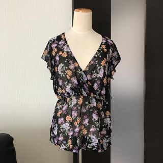 ザラ(ZARA)のタグ付★ZARA TRAFLUC シフォンカットソー(カットソー(半袖/袖なし))