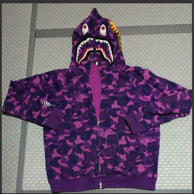 Bape☆ファイアーカモ☆カタログ通販限定☆シャークパーカー☆M☆パープル　紫