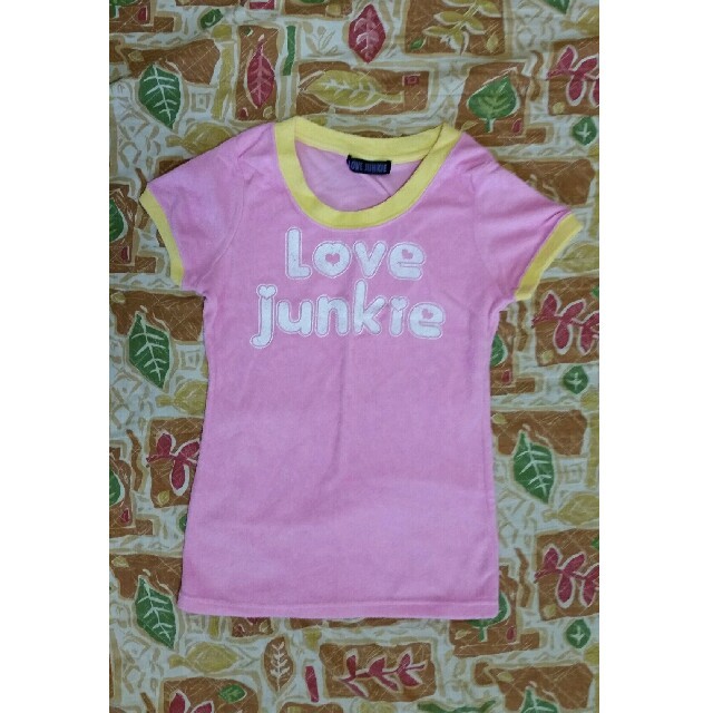 LOVE JUNKIE(ラブジャンキー)のLOVE JUNKIE★ピンク×イエローTシャツ レディースのトップス(Tシャツ(半袖/袖なし))の商品写真