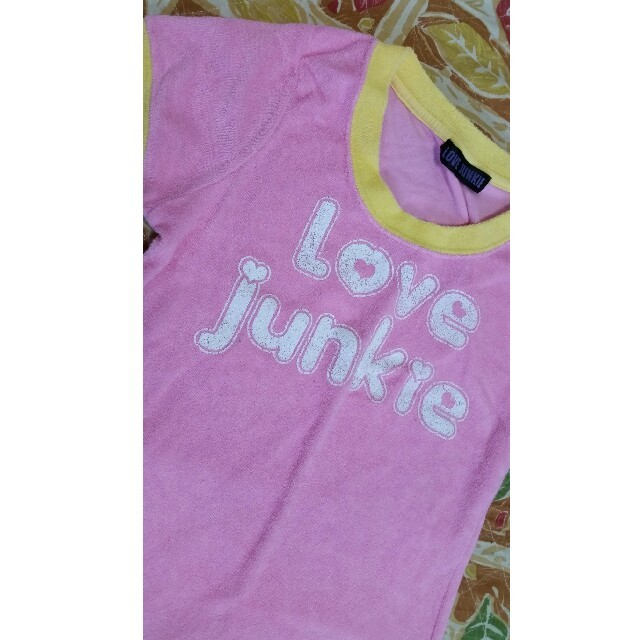 LOVE JUNKIE(ラブジャンキー)のLOVE JUNKIE★ピンク×イエローTシャツ レディースのトップス(Tシャツ(半袖/袖なし))の商品写真