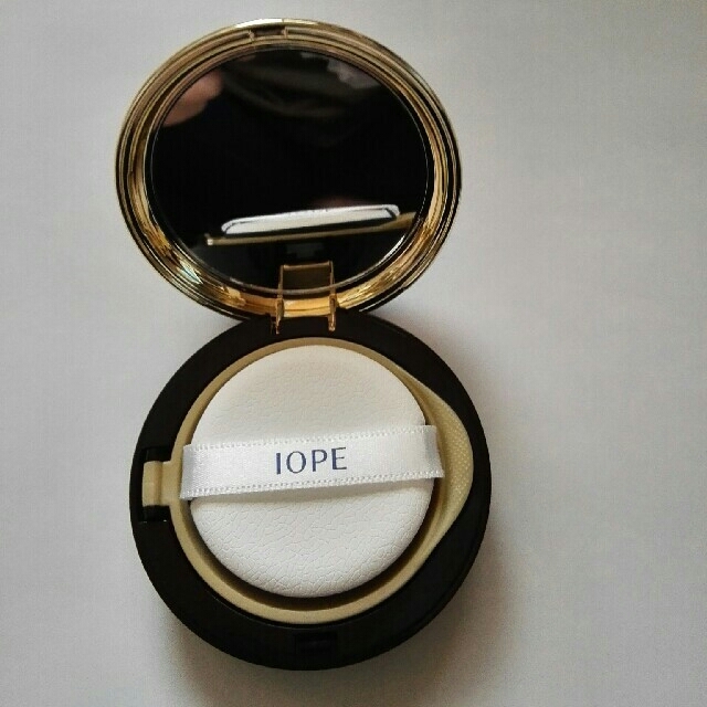 IOPE(アイオペ)のアイオペ　エアクッションエッセンスカバー コスメ/美容のベースメイク/化粧品(ファンデーション)の商品写真