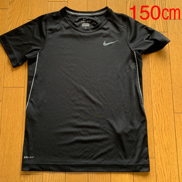 NIKE(ナイキ)のNIKE Tシャツ 150㎝ キッズ/ベビー/マタニティのキッズ服男の子用(90cm~)(Tシャツ/カットソー)の商品写真