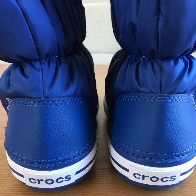 crocs(クロックス)のクロックス スノーブーツ キッズ/ベビー/マタニティのキッズ靴/シューズ(15cm~)(ブーツ)の商品写真