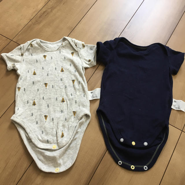 UNIQLO(ユニクロ)のユニクロ 男の子半袖ロンパース 2枚セット キッズ/ベビー/マタニティのベビー服(~85cm)(ロンパース)の商品写真