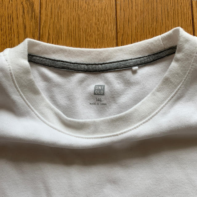 UNIQLO(ユニクロ)のUNIQLO 白長Tシャツ 140㎝ キッズ/ベビー/マタニティのキッズ服男の子用(90cm~)(Tシャツ/カットソー)の商品写真