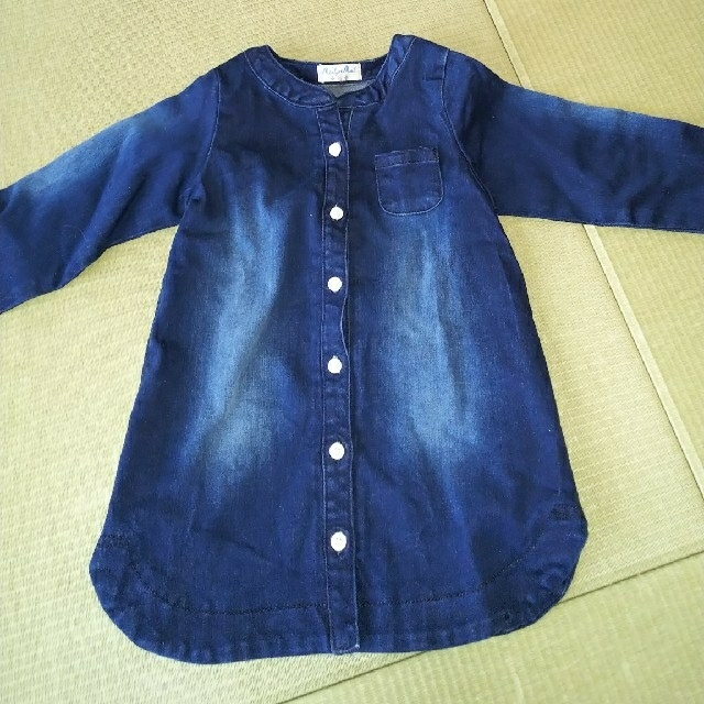 デニムワンピース キッズ/ベビー/マタニティのキッズ服女の子用(90cm~)(ワンピース)の商品写真