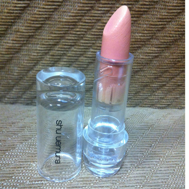 shu uemura(シュウウエムラ)の送込♡シュウウエムラ♡ベージュリップ コスメ/美容のベースメイク/化粧品(その他)の商品写真