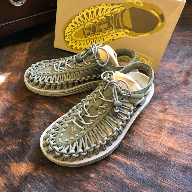 KEEN(キーン)の新品  人気の完売色‼️  レディースの靴/シューズ(サンダル)の商品写真