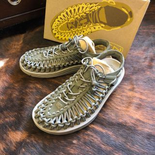 キーン(KEEN)の新品  人気の完売色‼️ (サンダル)