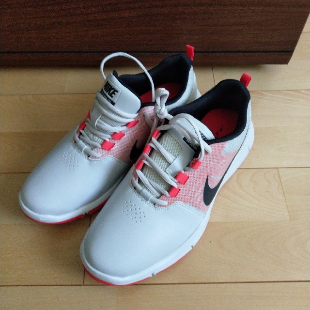 Nike ナイキ スパイクレス ゴルフシューズ 送料込の通販 By Rakuma S Shop ナイキならラクマ Nike ナイキ スパイクレス ゴルフシューズ 送料込の通販 By Rakuma S Shop ナイキならラクマ