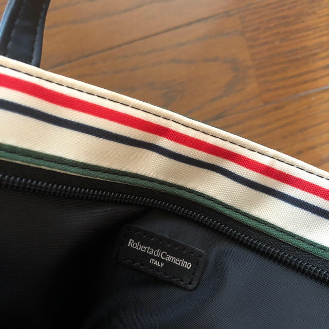 Roberta di Camerino(ロベルタディカメリーノ)のロベルタ ビニールバッグ レディースのバッグ(ショルダーバッグ)の商品写真