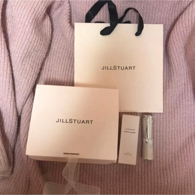 JILLSTUART(ジルスチュアート)のジルスチュアート リップブロッサム シャイニーサテン 05 コスメ/美容のベースメイク/化粧品(口紅)の商品写真