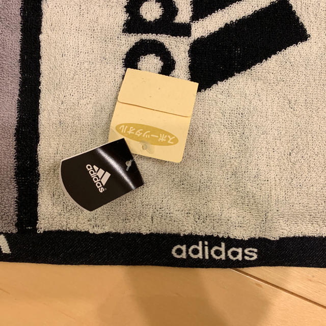 adidas(アディダス)のアディダス タオル インテリア/住まい/日用品の日用品/生活雑貨/旅行(タオル/バス用品)の商品写真