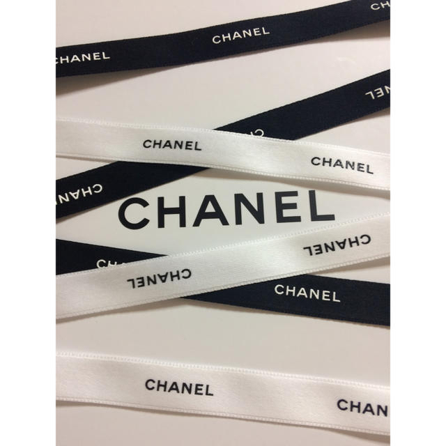 CHANEL(シャネル)のCHANEL ラッピング リボン ホワイト 13m レディースのファッション小物(その他)の商品写真