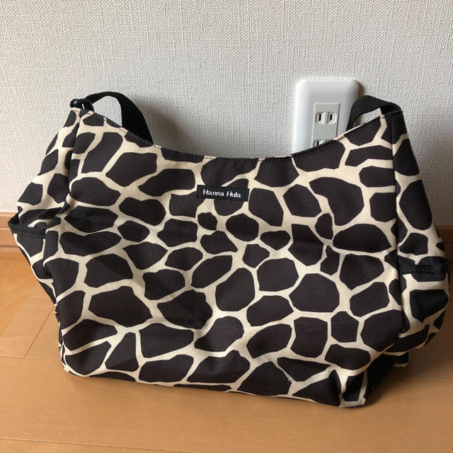 ROOTOTE(ルートート)の専用です！ハンナフラ マザーズバッグ ショルダー ジラフ柄 キッズ/ベビー/マタニティのマタニティ(マザーズバッグ)の商品写真