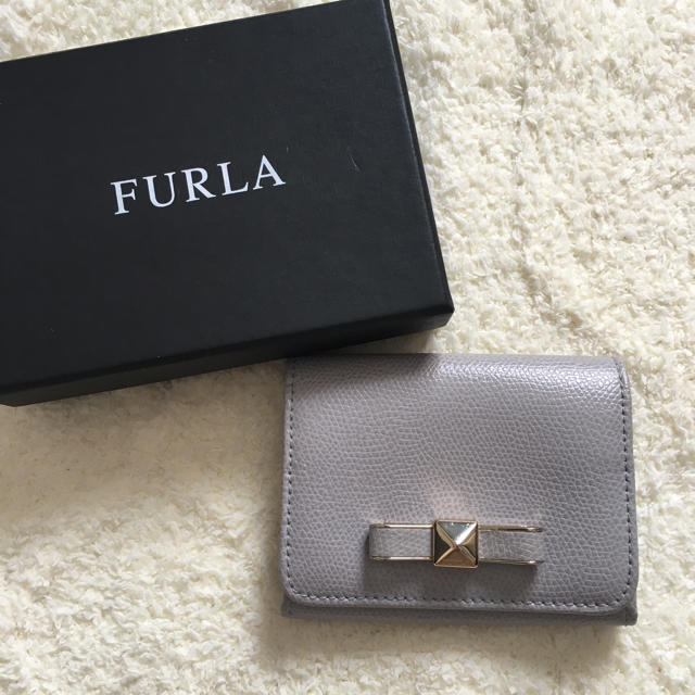 Furla(フルラ)の専用☆フルラ  カードケース グレー レディースのファッション小物(名刺入れ/定期入れ)の商品写真