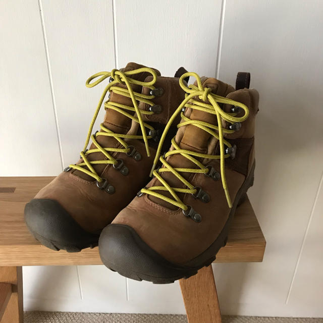 KEEN(キーン)の《 kayoさま専用 》KEEN ピレニーズ トレッキングシューズ  スポーツ/アウトドアのアウトドア(登山用品)の商品写真