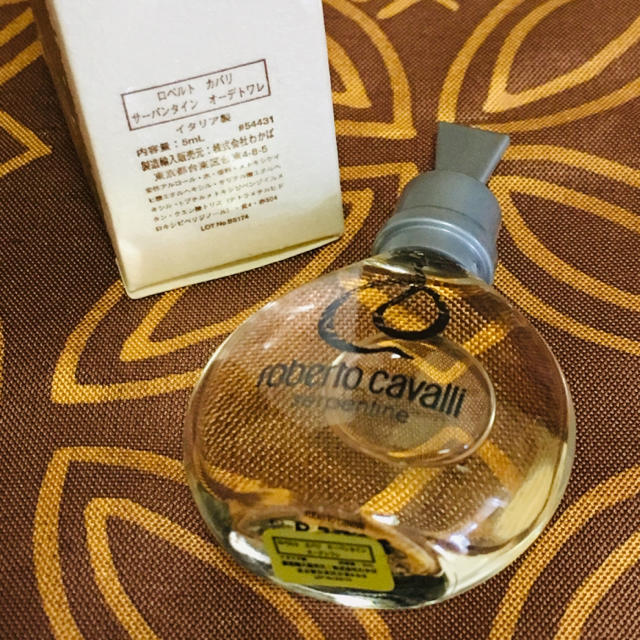 Roberto Cavalli(ロベルトカヴァリ)のロベルト カヴァリ サーペンタイン  コスメ/美容の香水(香水(女性用))の商品写真