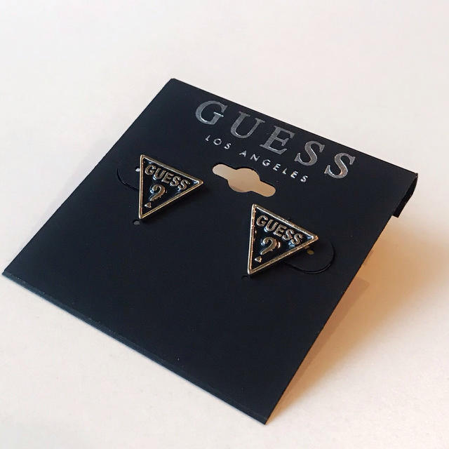 GUESS(ゲス)のゲス ピアス 18 ブラック×ゴールド レディースのアクセサリー(ピアス)の商品写真