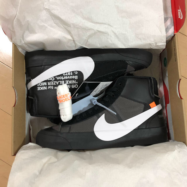 OFF-WHITE(オフホワイト)のNike Off white Blazer 27.5cm メンズの靴/シューズ(スニーカー)の商品写真