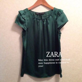 ザラ(ZARA)のザラ緑シンプルカットソーグリーン(カットソー(長袖/七分))