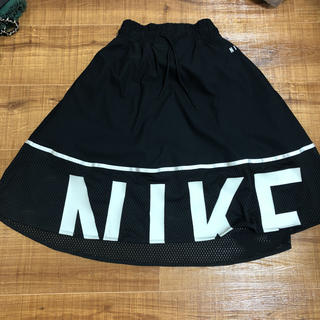 ナイキ(NIKE)のNIKE スカート(ひざ丈スカート)