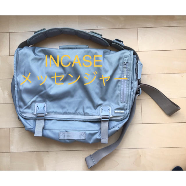 INCASE メッセンジャーバッグ