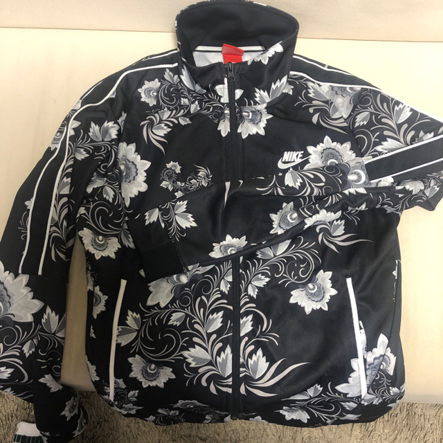 NIKE - NIKE ナイキ フローラル ジャージ セットアップ Mの通販 NIKE - NIKE ナイキ フローラル ジャージ セットアップ Mの通販