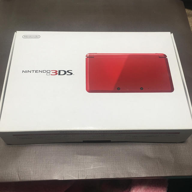 「ニンテンドー3DS メタリックレッド」