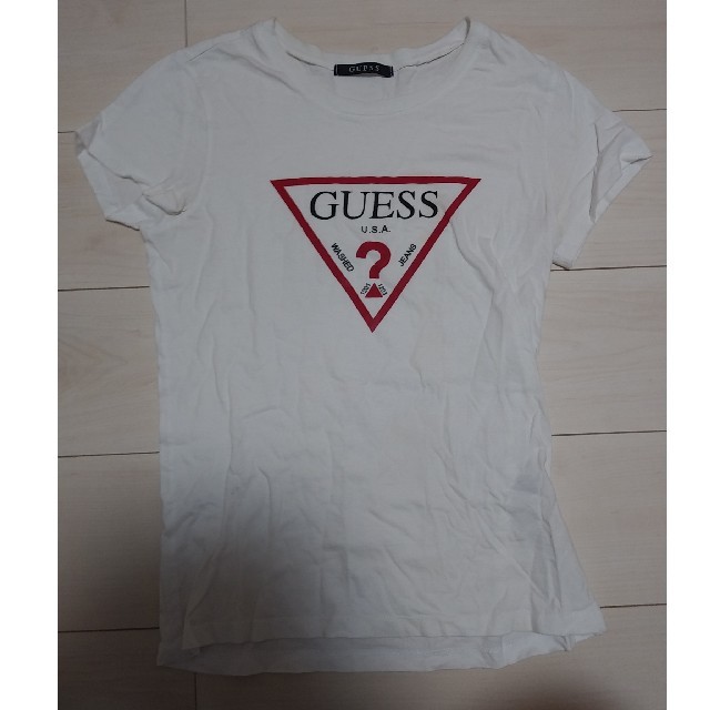 GUESS(ゲス)のGUESS　Tシャツ レディースのトップス(Tシャツ(半袖/袖なし))の商品写真