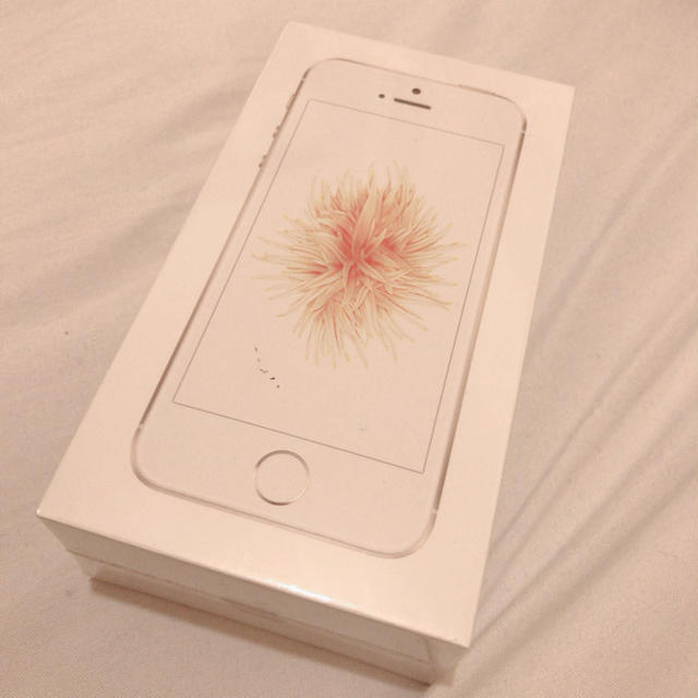 新品、未使用！ iPhone se 32GB  SIMフリー端末