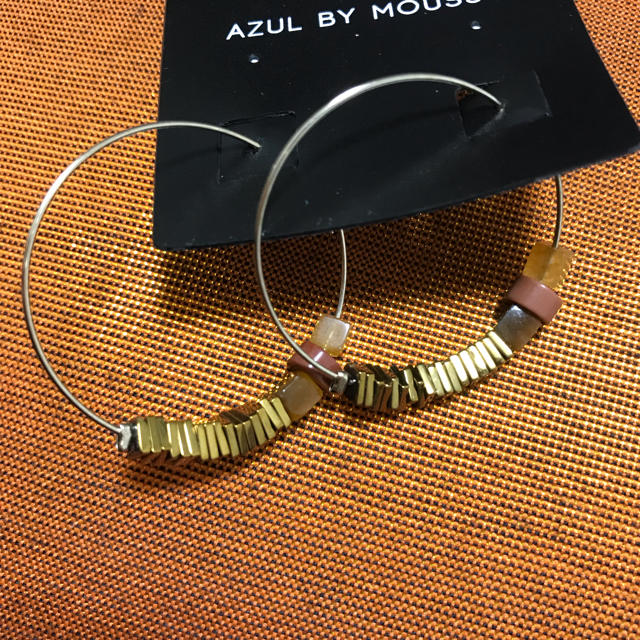 AZUL by moussy(アズールバイマウジー)のフープピアス ビーズ AZUL by moussy レディースのアクセサリー(ピアス)の商品写真