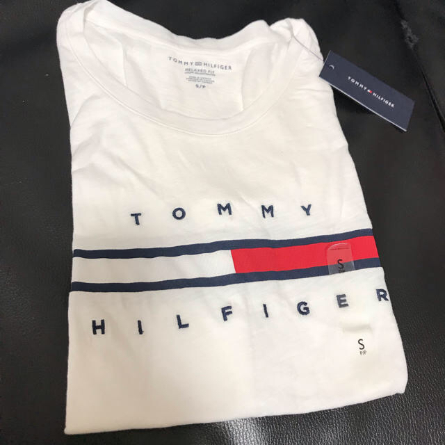 TOMMY HILFIGER(トミーヒルフィガー)のTOMMY HILFIGER トミーフィルフィガー Tシャツ S 白  レディースのトップス(Tシャツ(半袖/袖なし))の商品写真