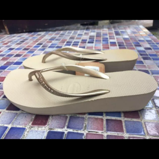 havaianas(ハワイアナス)のハワイアナス 厚底 ビーチサンダル 38 レディースの靴/シューズ(ビーチサンダル)の商品写真