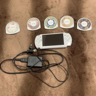 プレイステーションポータブル(PlayStation Portable)のPSP パール・ホワイト(PSP-3000PW)(家庭用ゲーム機本体)