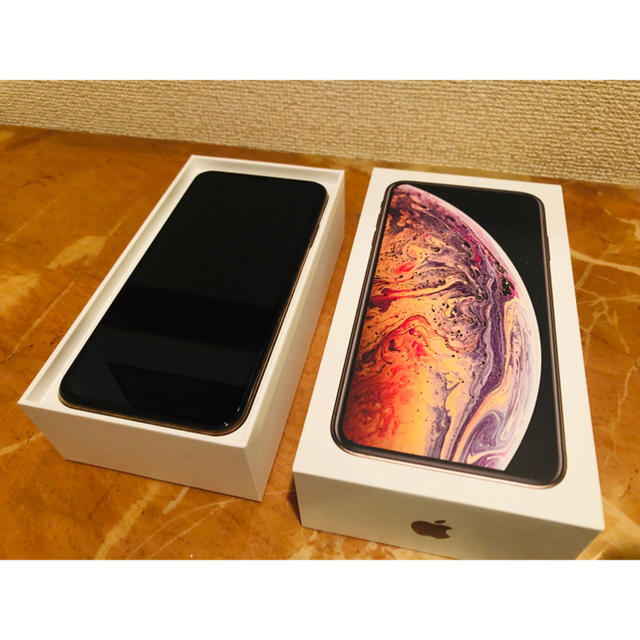 Apple(アップル)のiPhone xs max au 256gb  スマホ/家電/カメラのスマートフォン/携帯電話(スマートフォン本体)の商品写真