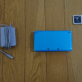 ニンテンドー3DSライトブルー、充電器、バイオハザードリベレーションズのカセット(家庭用ゲームソフト)