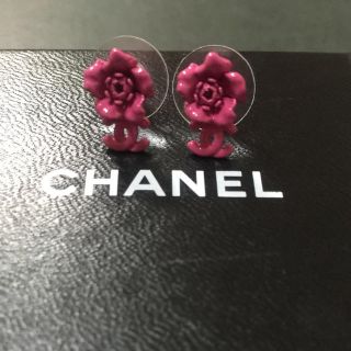 シャネル(CHANEL)のシャネル 正規品 薔薇ピアス(ピアス)