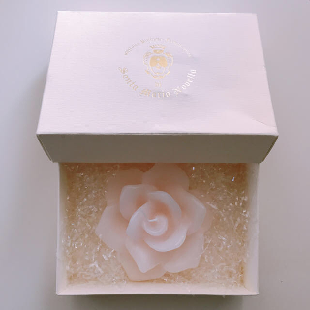 Santa Maria Novella(サンタマリアノヴェッラ)のサンタ マリア ノヴェッラ ローザ アロマ キャンドル コスメ/美容のリラクゼーション(キャンドル)の商品写真