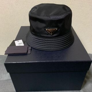 PRADA - 新品 PRADA M ナイロン バケット ハット NYRON HAT プラダの通販｜ラクマ