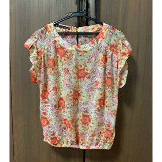 ザラ(ZARA)の花柄ブラウス(カットソー(半袖/袖なし))