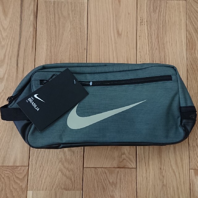 NIKE(ナイキ)のナイキ　NIKE　シューズバッグ　シューズケース　グレー メンズのバッグ(その他)の商品写真