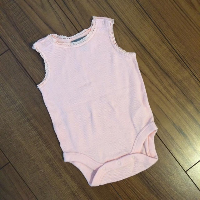 babyGAP(ベビーギャップ)の60ノースリーブロンパース キッズ/ベビー/マタニティのベビー服(~85cm)(ロンパース)の商品写真